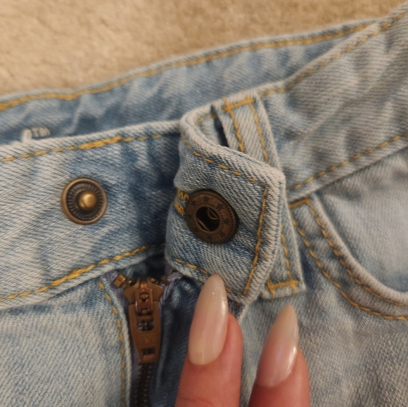 CAT & JACK~Target Girls distressed denim skinny shorts blue Size 10 - Picture 10 of 12